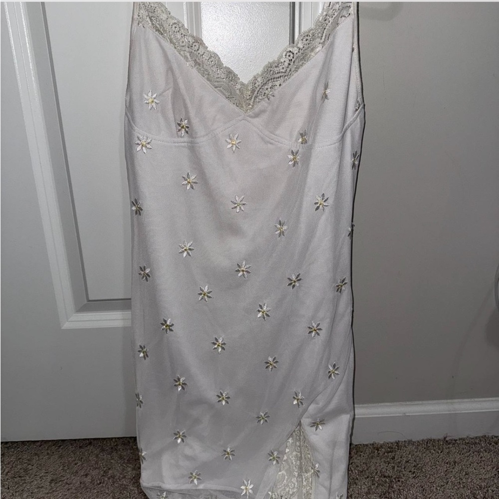 Princess Polly daisy dress